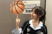 齋藤飛鳥、指先でボールを回すwww