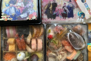 【画像】人気VTuberとコラボした「おせち(1万3千円)」、ガチで凄いｗｗｗｗｗ