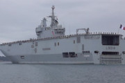 フランス海軍の艦隊が日本へ向けて出港…ミストラル級強襲揚陸艦「トネール」とラファイエット級フリゲート「シュルクーフ」！