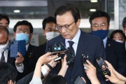 韓国与党代表「それが礼儀か」朴元淳の喪屋でセクハラ疑惑の質問をした記者を睨みつけて怒りをあらわにする＝韓国の反応