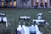 【動画】マサチューセッツ工科大学で行われているロボット同士によるサッカーがこちら！すげええええええええ