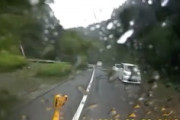 【佐賀】土砂崩れの直撃を受けてしまったドラレコ動画がすごい。こわい。やばい。