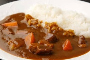 J( 'ｰ`)し「今日はカレーよ！」彡(^)(^)「！」ﾄﾞﾀﾄﾞﾀﾄﾞﾀ