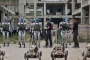 【悲報】中国のロボット軍、マジでSFの世界