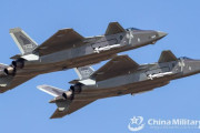 中国軍のステルス戦闘機J-20、東・南シナ海で飛行訓練を常態化…米軍戦闘機F-35と遭遇する事案も！