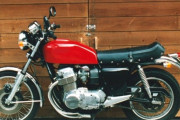 知らなかったけど今ってバイクブームなのか？中古車がめっちゃ高いんだが