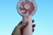 女って何で小さい扇風機持ってるの？