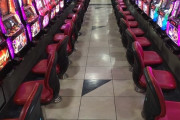 昔の遊技機メーカーって年に新台を1～2台出すだけでも経営が成り立ってたんだよな…