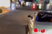 【動画】 彼女いない車カス、クリスマスにクソ迷惑行為で街中に嫌がらせ… 衝撃動画