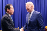 #韓国記事翻訳　『アメリカが日本の軍事強化を歓迎！』、『アメリカとの同盟を捨てる必要がある！もう中国に付くしかない！』