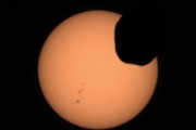 【宇宙】NASAが火星から撮影したフォボスの日食映像を公開。