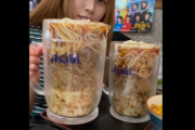 【衝撃映像】大食い系美女、うどんと蕎麦ときし麺の大盛りをペロリと平らげるｗｗｗｗ