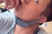 【動画】くら寿司でまた醤油直飲みテロ発生wwwwwなぜバカは学習しないのか