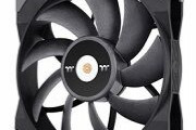 Thermaltake、耐久性に優れた高静圧タイプの140mmファン「TOUGHFAN 14」を発表