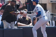 人気サイト紹介 - 大谷にヤジ飛ばしまくってハイタッチされたパドレスファン、勝利宣言。「またヤジ飛ばしに行く」