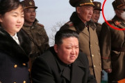 【聯合ニュース】北朝鮮のミサイル訓練写真　正恩氏のそばに立つ人物に異例のモザイク