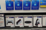 【悲報】GEOさん、本体が無くてソフトも周辺機器も売れないのにPS5売り場を作ってしまう…