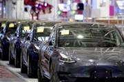 怖すぎ！ ボンネットが突然開くなどの不具合でテスラが約47万台をリコール