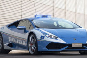 イタリア警察がランボルギーニのパトカーで腎臓を緊急運搬、約500キロの距離を平均時速230キロで疾走！