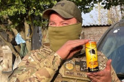 ウクライナ軍兵士の新たな戦友はエナジードリンク？…カフェイン、タウリン短期的にエネルギーを補充！