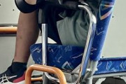 【画像】バスの運転席の後ろの席、ガチのマジで座りにくすぎるｗｗｗｗｗｗｗｗｗｗｗｗｗｗｗ