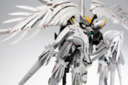 「ウイングガンダムスノーホワイトプレリュード」羽根が凄い事になってる