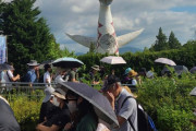 【ポケモンGO】大阪万博公園入場！圧倒的「日傘率」さっそく通信障害起きてるキャリアも発生！！