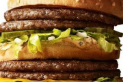 【画像】倍ビッグマックとかいうバカの食べ物食ってみたい