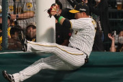 阪神・大山悠輔さん、いつの間にか外野手になってしまう