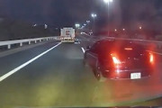 神奈川の首都高湾岸線で撮影されたジャガーのあおり運転がヤバいドラレコ。