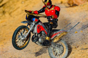 【動画】仮面ライダークウガのバイクアクションがガチすぎると話題にｗｗｗ