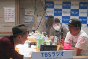 ショック・・・バナナマン日村、過去に参加した乃木坂ライブのことを殆ど忘れてしまっている件wwwwww【乃木坂46】