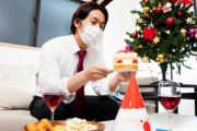 【悲報】日本、ついにクリスマスケーキが半額でも大量に売れ残ってしまう...