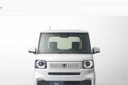 【ホンダ】新型「N-BOX」初公開!!　6年ぶり全面刷新で3代目へ