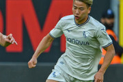 【ブンデスリーガ】「この好きな背番号でプレーします」日本代表FW浅野拓磨が背番号変更を報告、昨季は「10」を付けていたが…