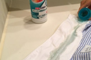 【どんだけ使うの？】洗濯槽全体にキャップ1杯で良い洗剤を襟元に原液ドバドバ掛けたらさすがに落ちるだろ？もったいなくてそんな使い方出来ない。