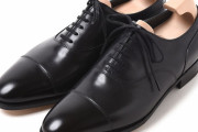 【画像】革靴どっち買うか迷ってんだけど、どっちの方がカッコええかな？