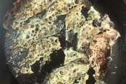 【悲報】ワイちゃん鉄フライパンで餃子を焼くも大失敗してしまう