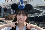 女性アイドルがディズニーで撮影した写真をアップ←サングラスに男が映っていることがバレてしまう
