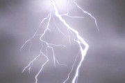 【速報】札幌、雷がえぐいｗｗｗｗｗ