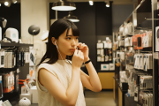 【紛失なし！】ここに来て有線イヤフォンが若者に人気‥‥「ファッション性だけでなく“実用面”でも優れている」