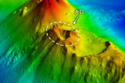 伊豆諸島・鳥島近くで海底噴火、昨年10月の津波原因か…海上保安庁！