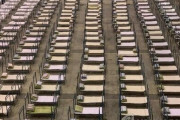 【画像】中国のコロナ患者大量収容施設がやばすぎると話題に