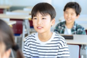 子供ぼく「あれ？みんなどこ行ったんや？」  先生「……」