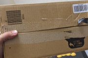 【画像】amazonから何か届いたwwwwwwww