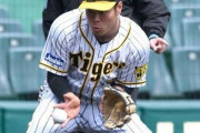 【阪神】ドラ１佐藤輝　初のサード守備で打球処理　“４番初打席”は空振り三振