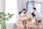 ←夫がいるときのご飯　夫がいないときのご飯→　　300万件表示の投稿に「100万回いいねしたい」「両方うっまそおおおおお」と共感と称賛の声