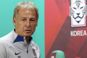 クリンスマン前代表監督「北朝鮮と近かったため」…韓国に常駐しなかった理由明らかに