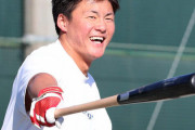 阪神ドラ４前川右京がバックスクリーン直撃弾　昨夏甲子園をほうふつ　フリー打撃で３発柵越え