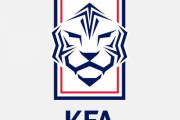 【サッカー】韓国協会発表の新エンブレムにファン反応　「何かの冗談？」「対戦相手に笑われる…」(日韓エンブレムの画像あり)